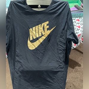 Men’s Nike T-shirt